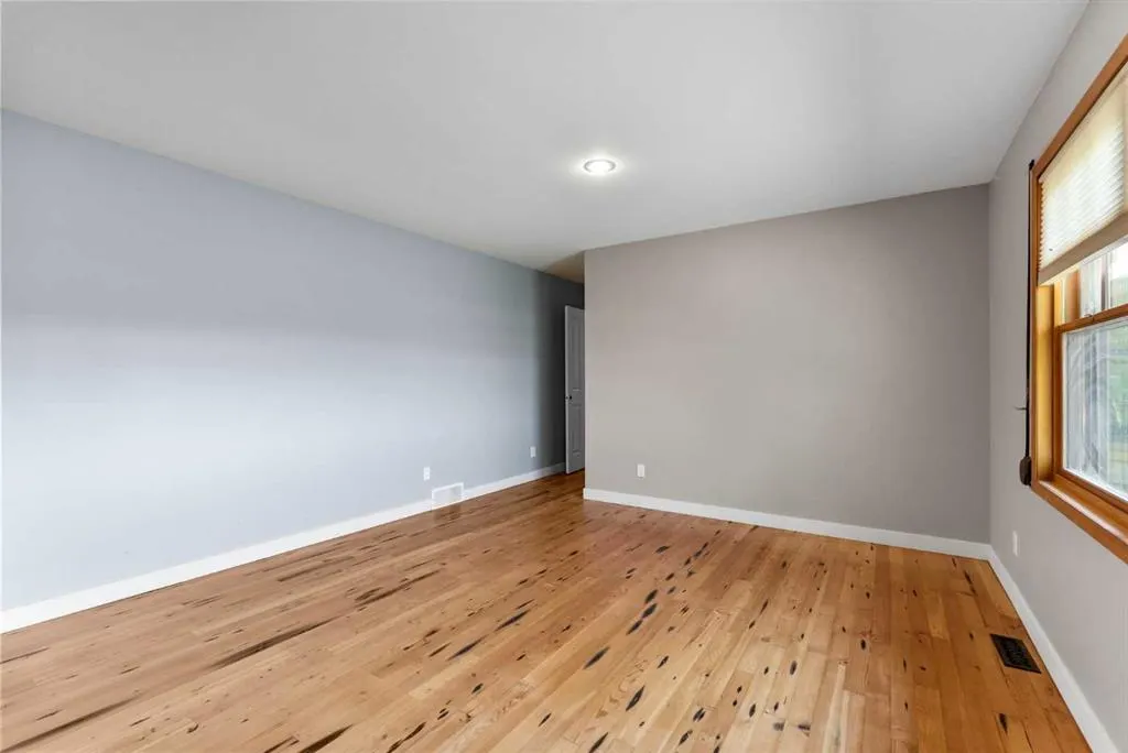 32075 402 Avenue W, #200
