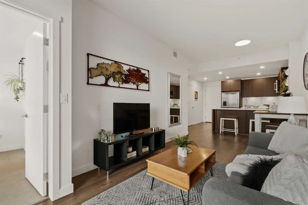 88 9 Street NE, #325