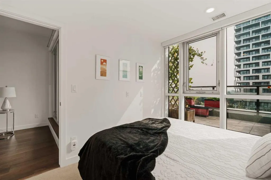 88 9 Street NE, #325