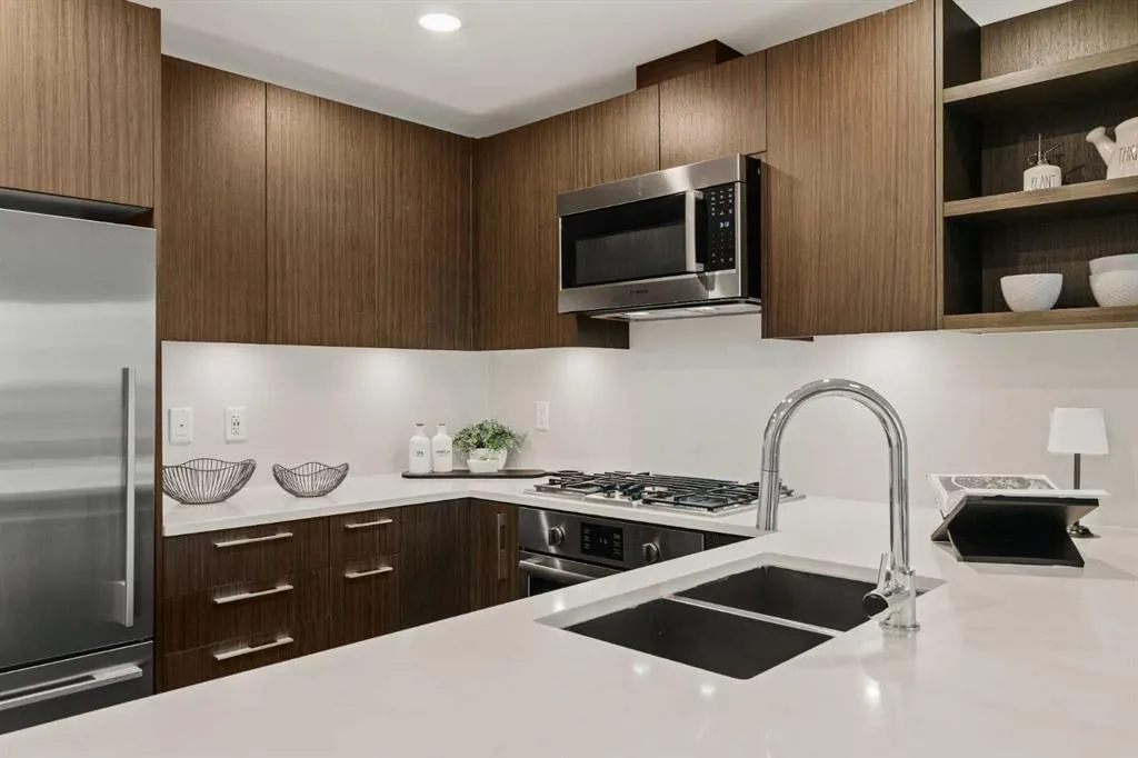 88 9 Street NE, #325
