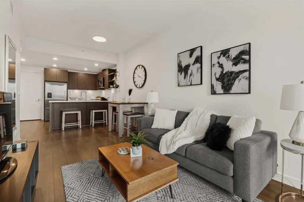 88 9 Street NE, #325
