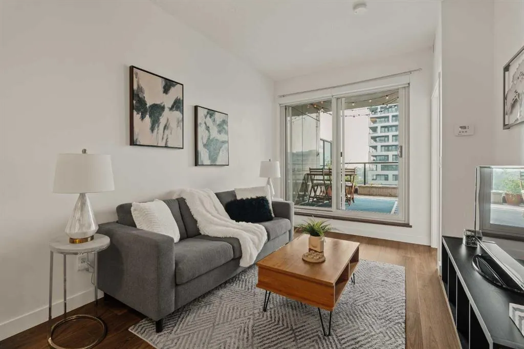 88 9 Street NE, #325
