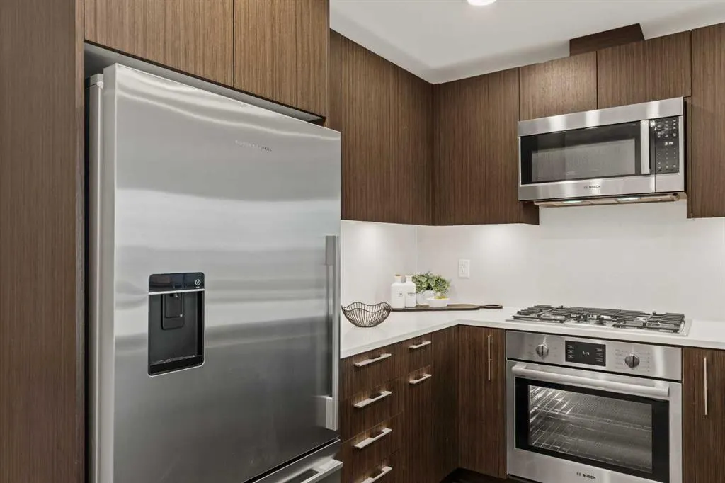 88 9 Street NE, #325