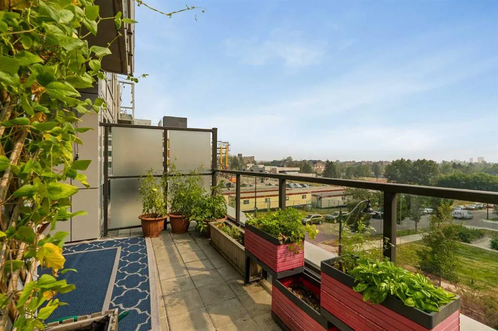 88 9 Street NE, #325