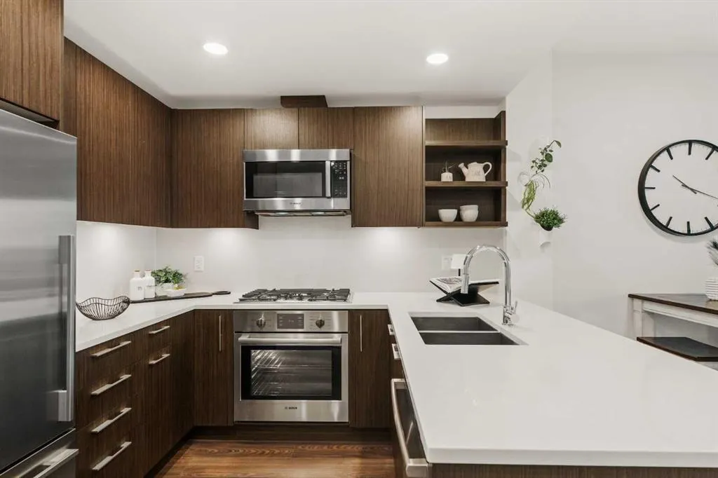 88 9 Street NE, #325