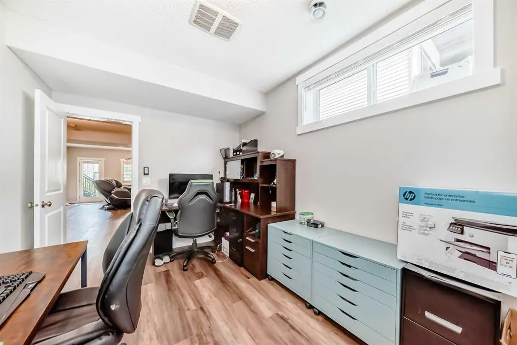 263 Coopers Hill SW