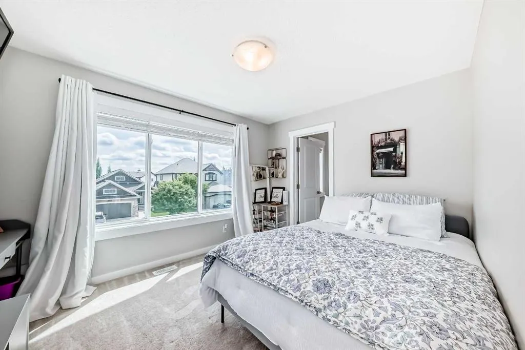 263 Coopers Hill SW