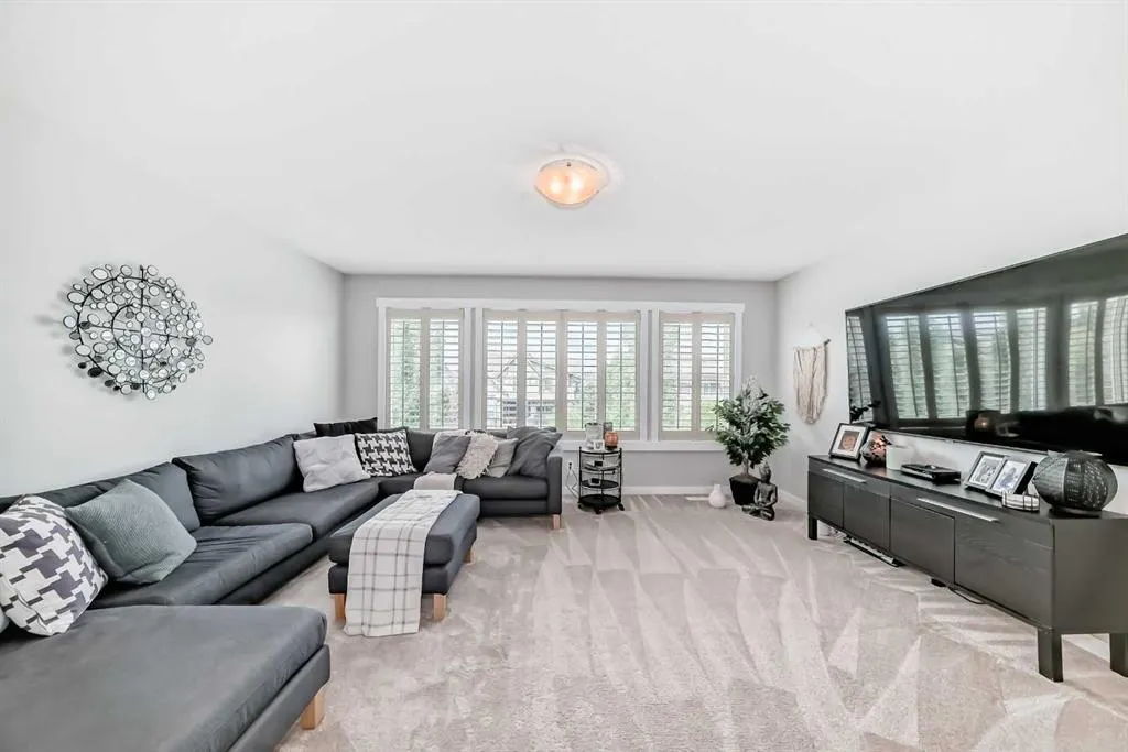 263 Coopers Hill SW