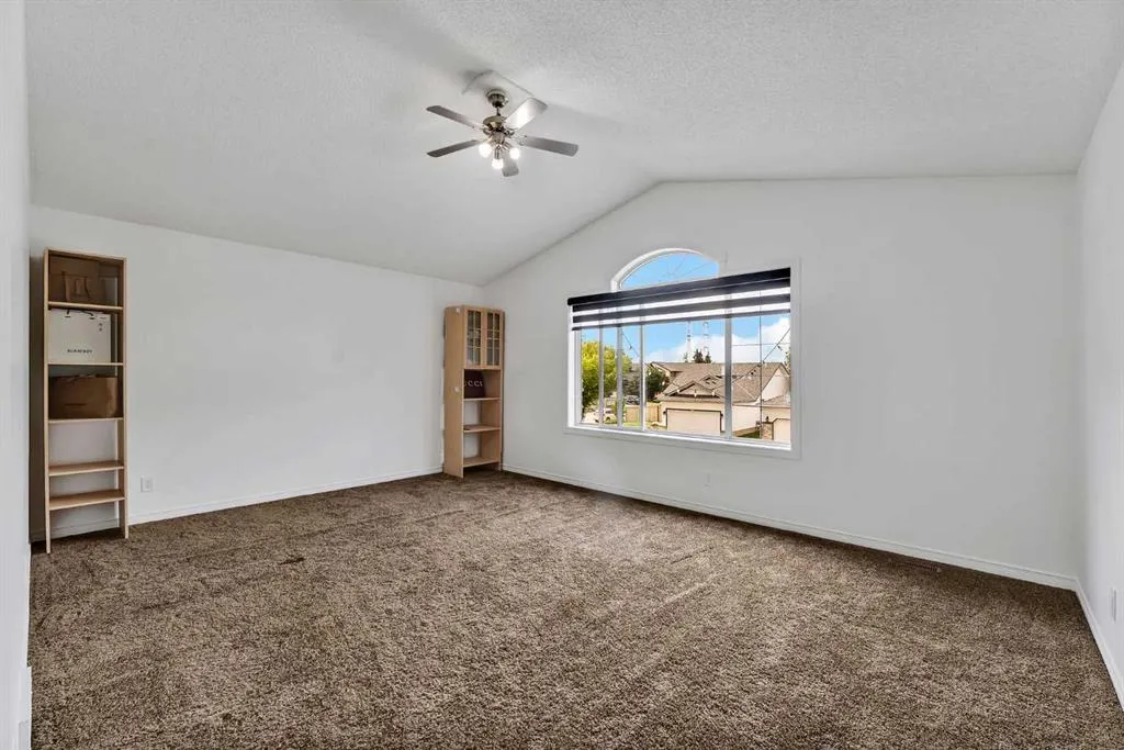 135 West Lakeview Passage