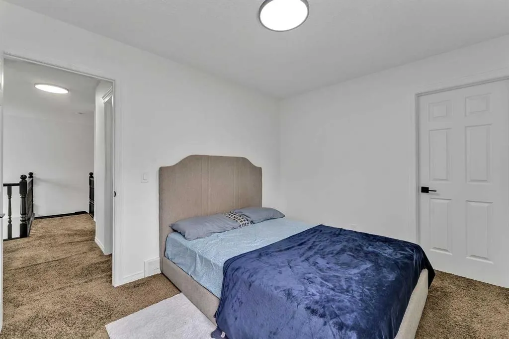 135 West Lakeview Passage
