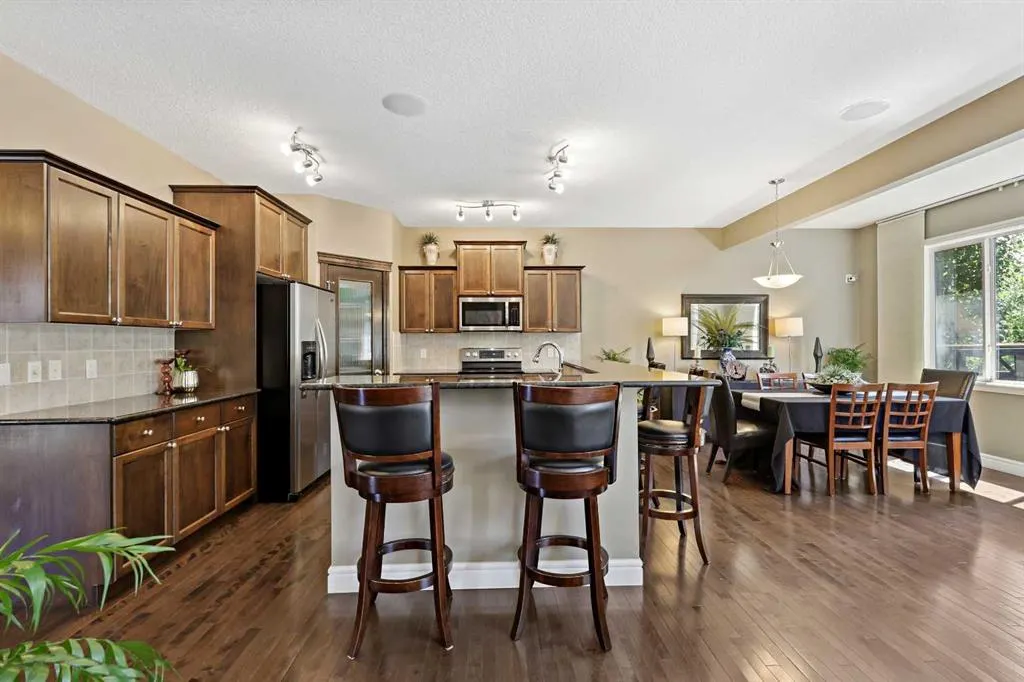 194 Everglen Crescent SW
