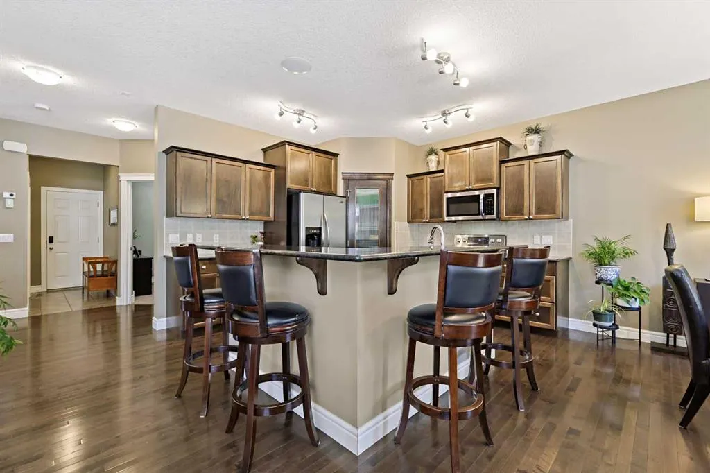 194 Everglen Crescent SW