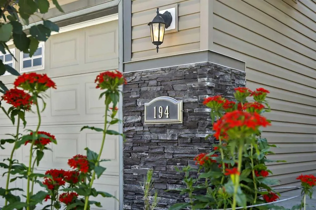 194 Everglen Crescent SW