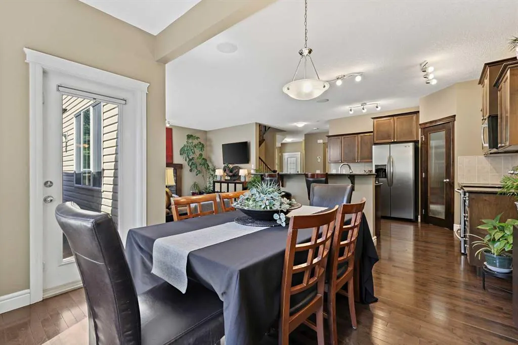 194 Everglen Crescent SW
