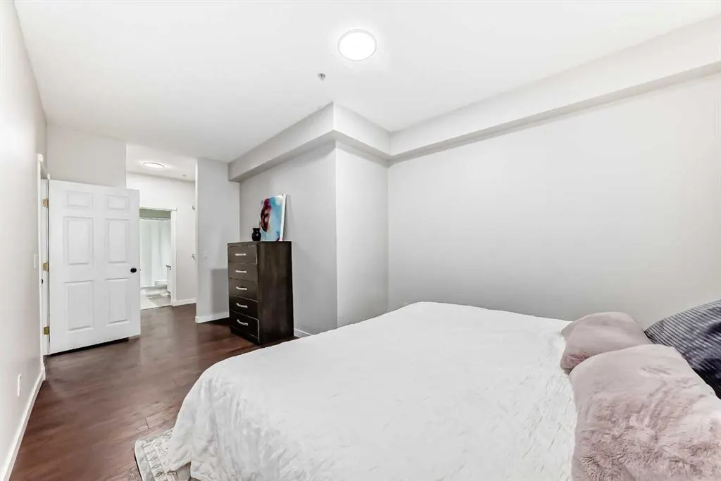 126 14 Avenue SW, #111