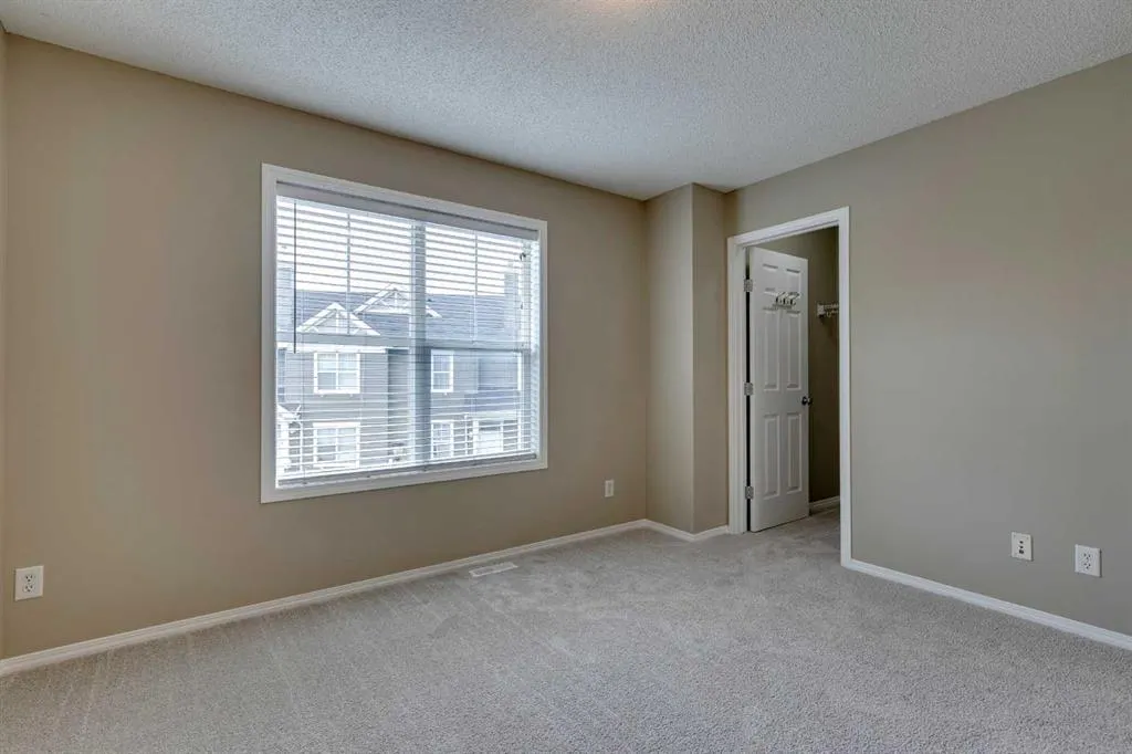 284 Elgin Gardens SE