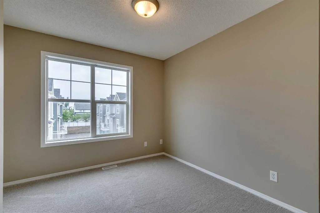 284 Elgin Gardens SE