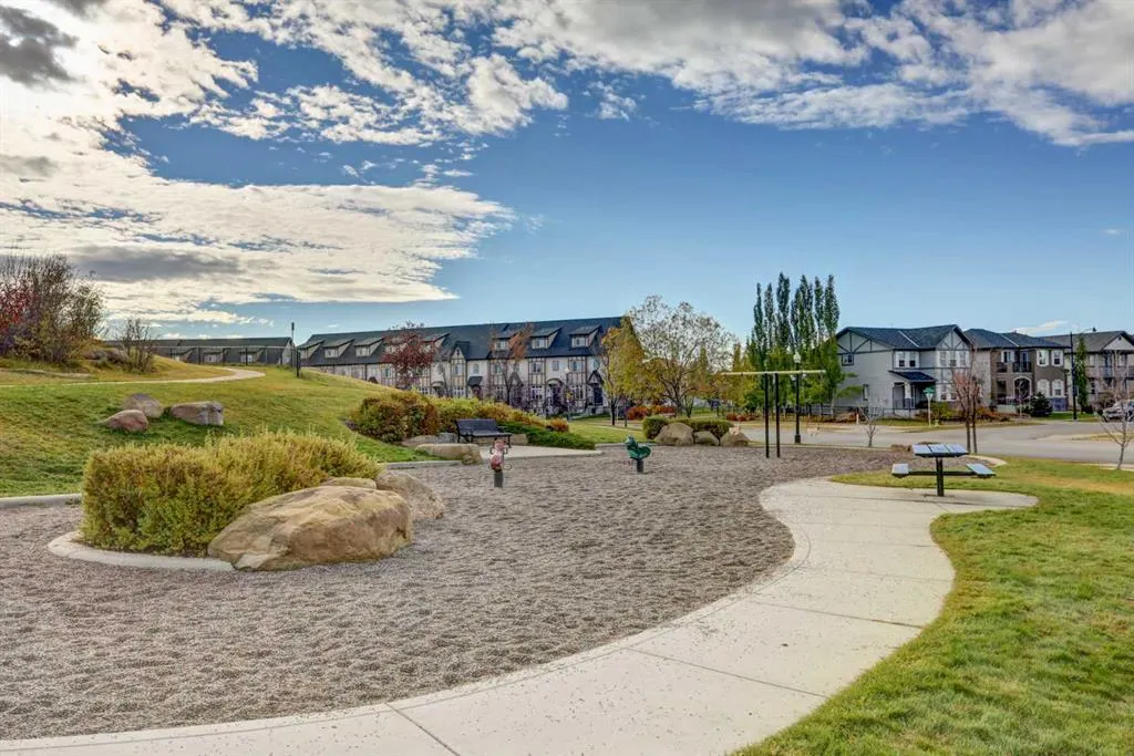 284 Elgin Gardens SE