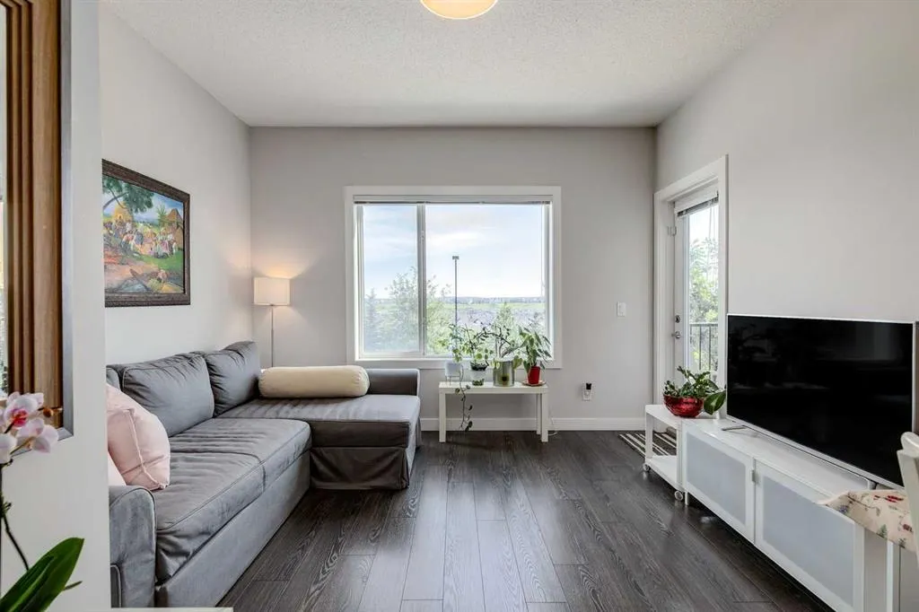 16 Sage Hill Terrace NW, #208