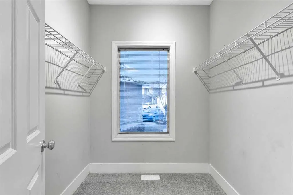 197 Royal Crest View NW