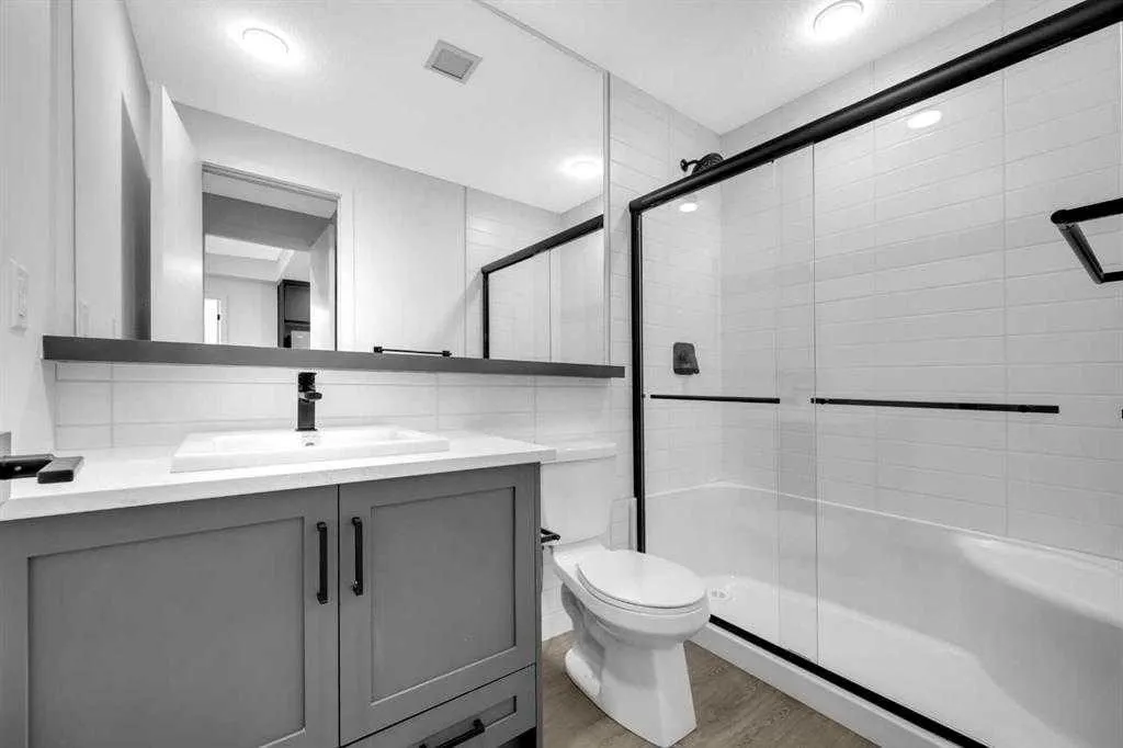 3932 University Avenue NW, #627