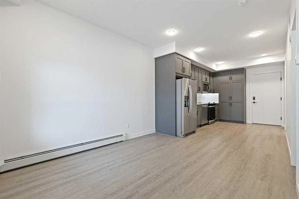 3932 University Avenue NW, #627
