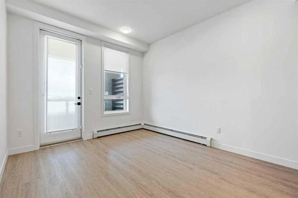 3932 University Avenue NW, #627