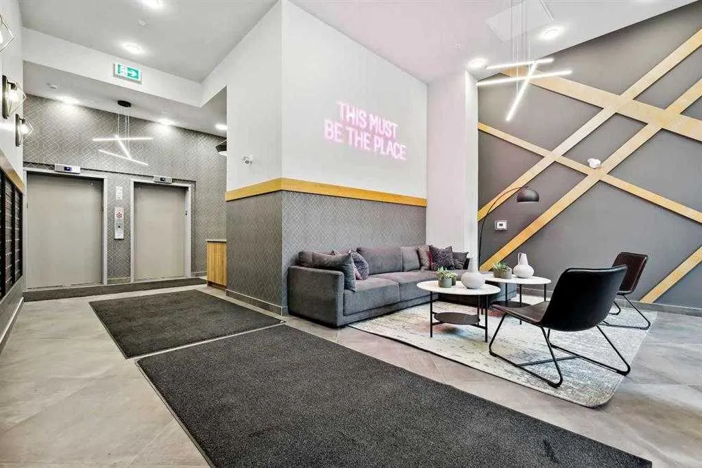 3932 University Avenue NW, #627