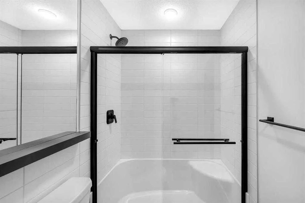 3932 University Avenue NW, #627