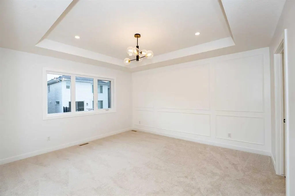 566 Rivercrest View