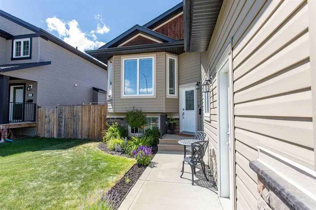 66 WOODBINE Avenue