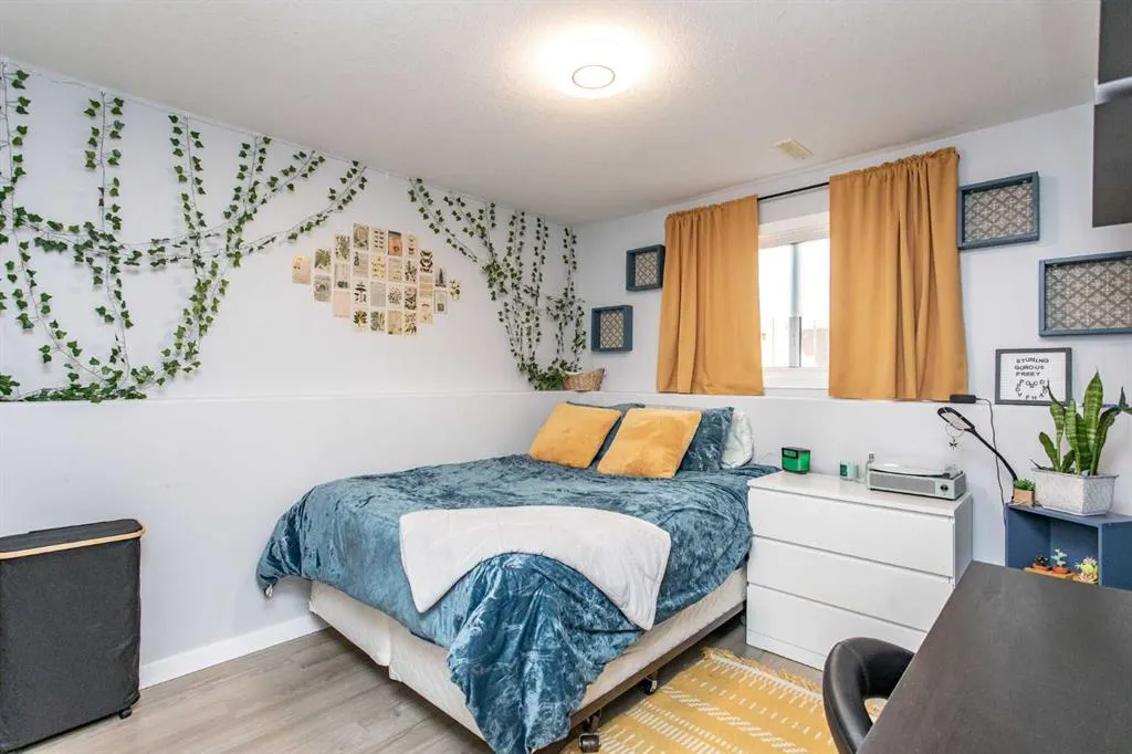 66 WOODBINE Avenue