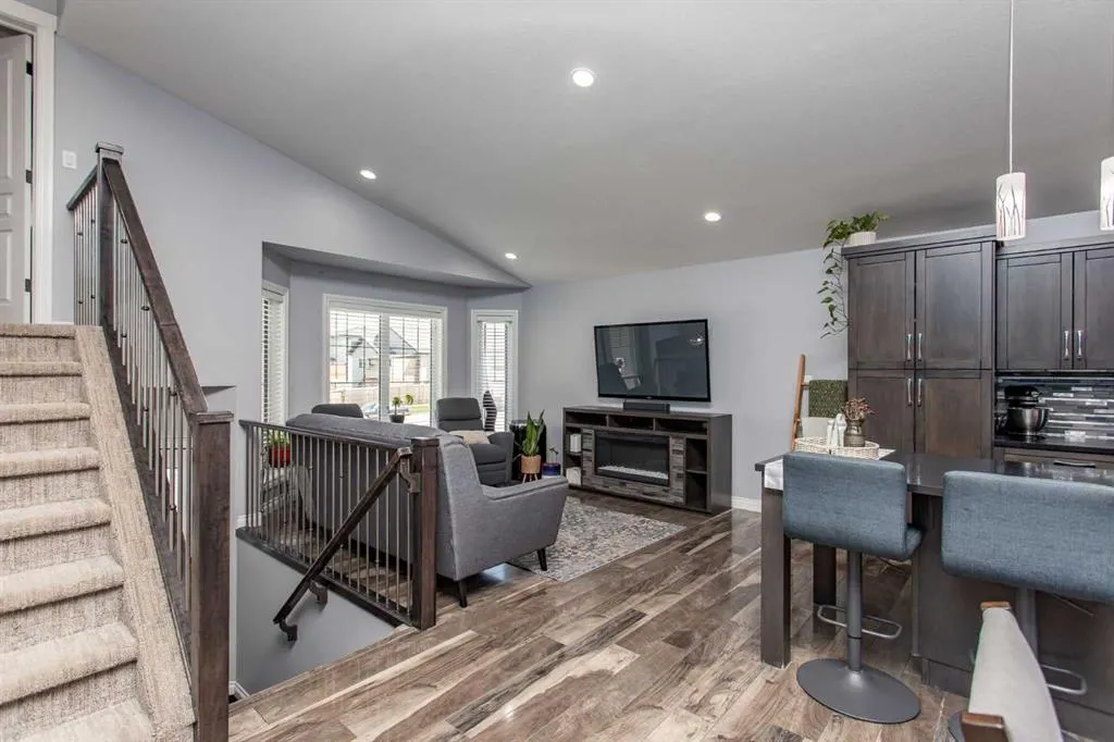 66 WOODBINE Avenue