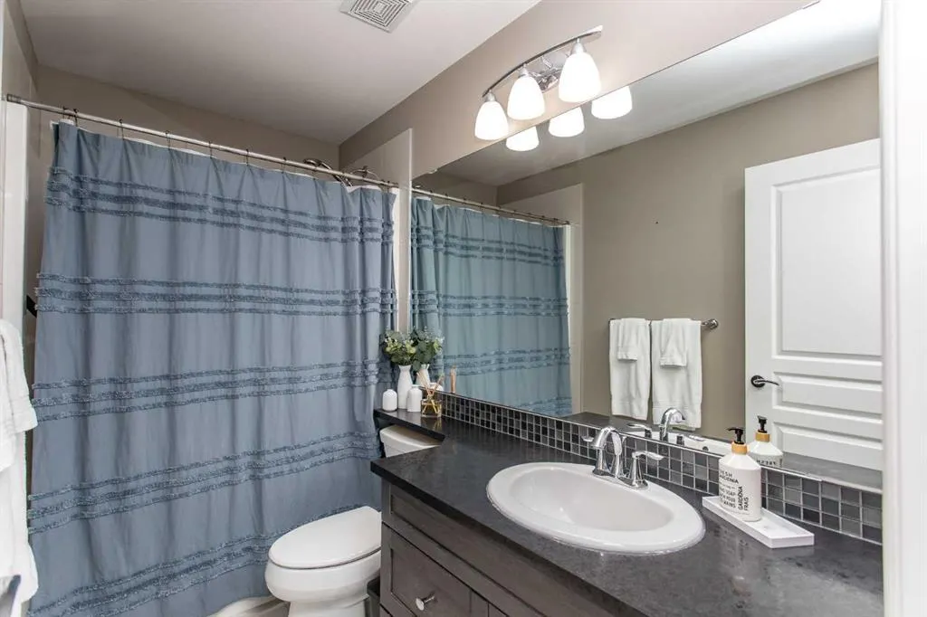 66 WOODBINE Avenue
