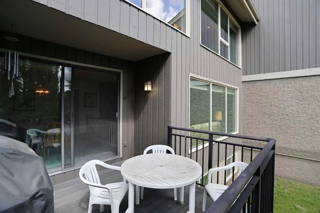 1901 Varsity Estates Drive NW, #18