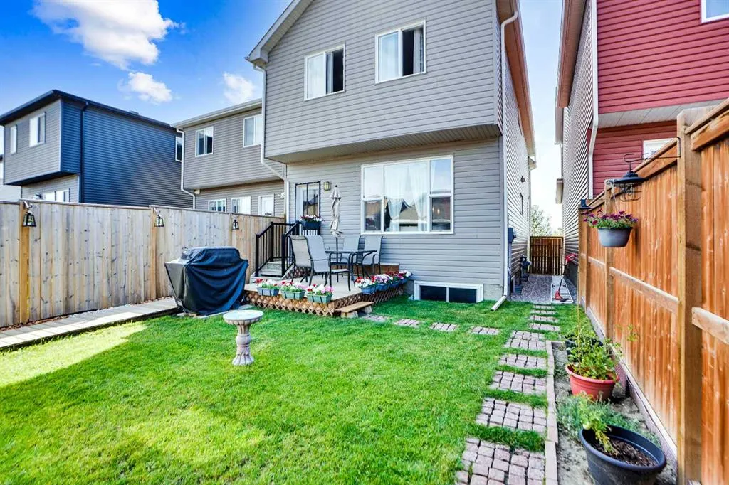 64 Howse Drive NE