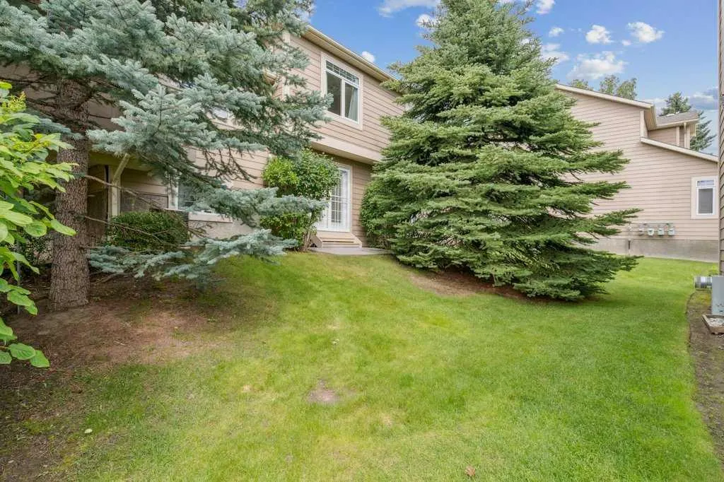 18 Varsity Estates Park NW