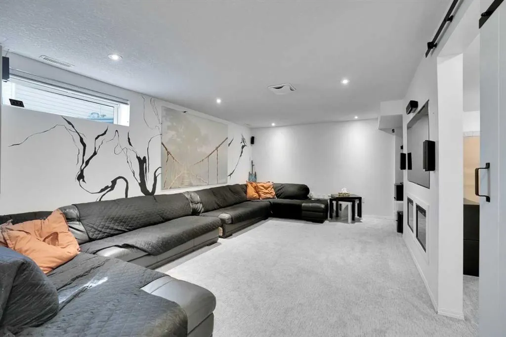 264 harvest hills Drive NE