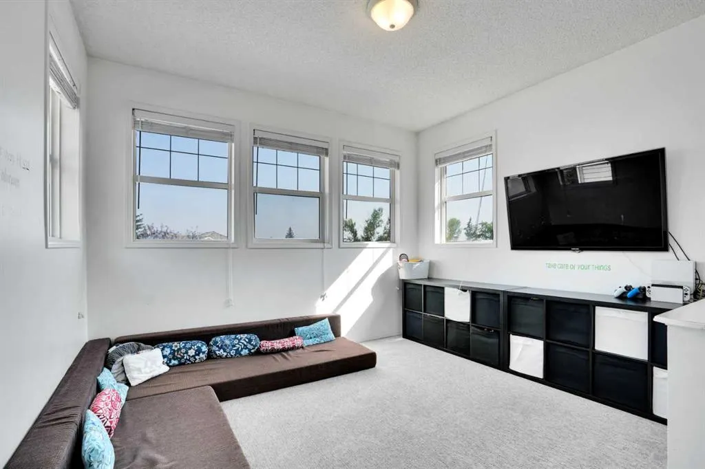264 harvest hills Drive NE