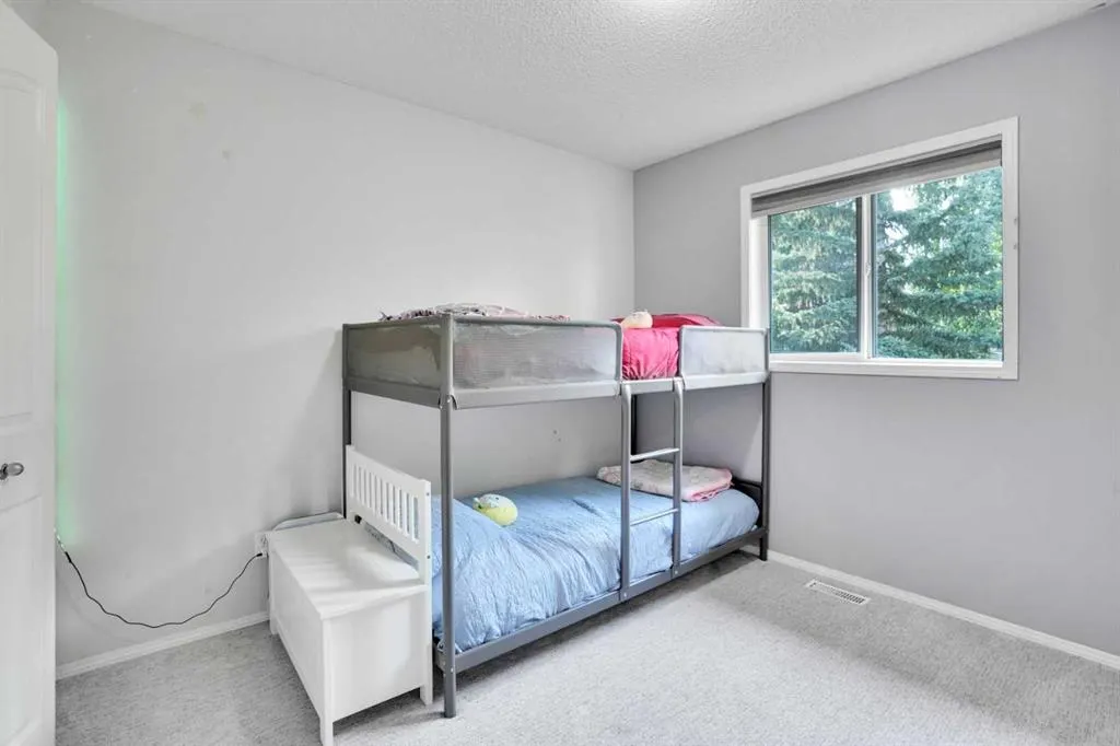 264 harvest hills Drive NE