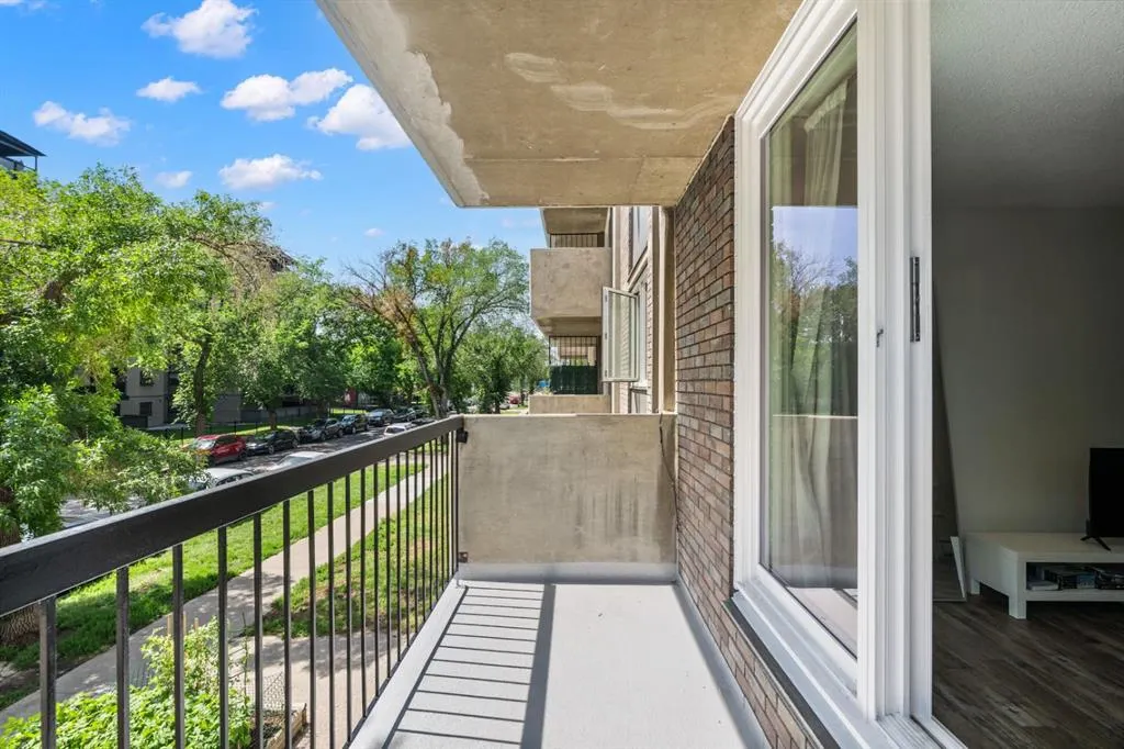 1312 13 Avenue SW, #202