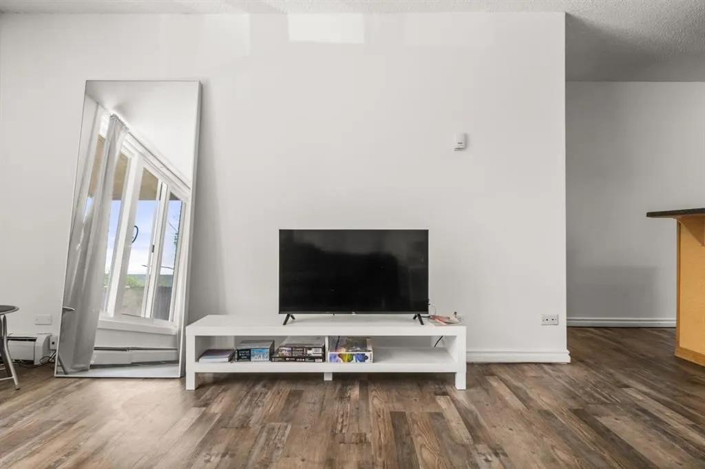 1312 13 Avenue SW, #202