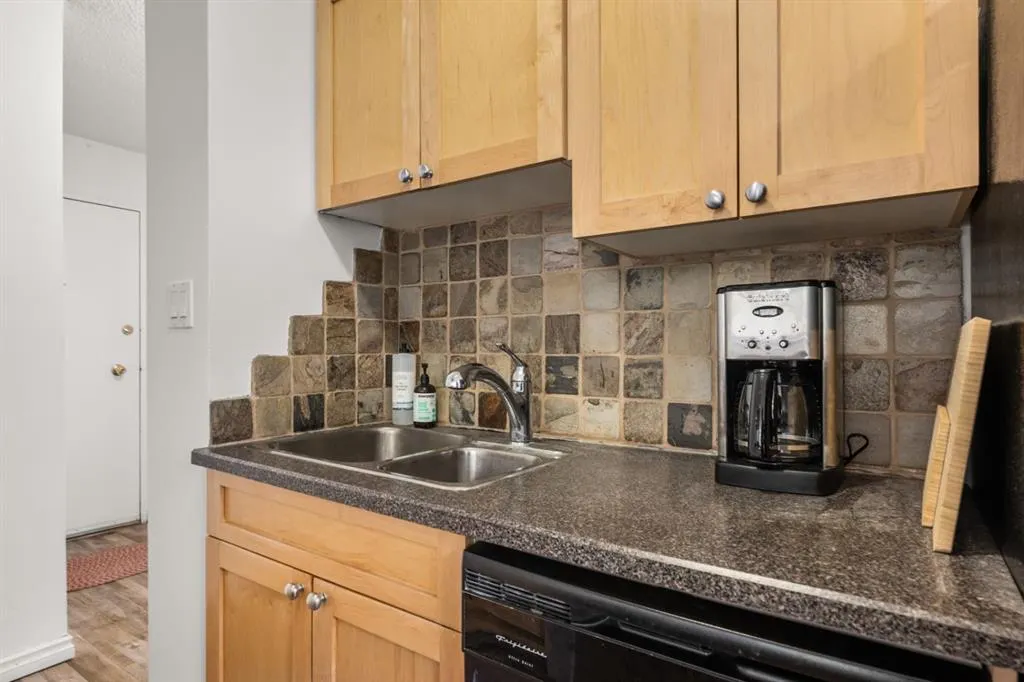 1312 13 Avenue SW, #202
