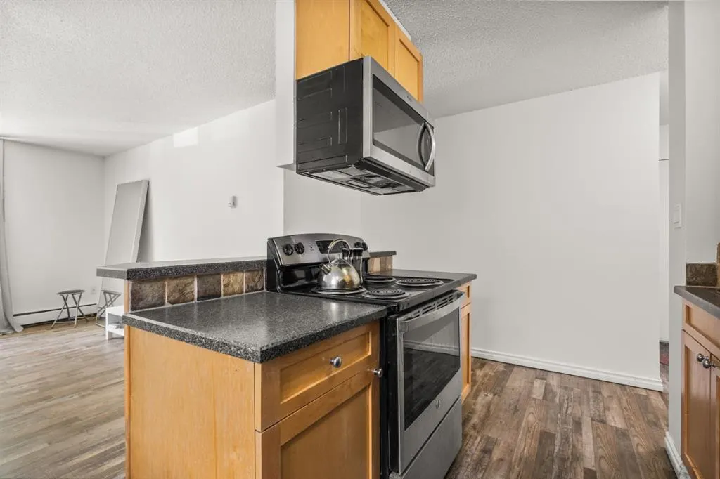 1312 13 Avenue SW, #202