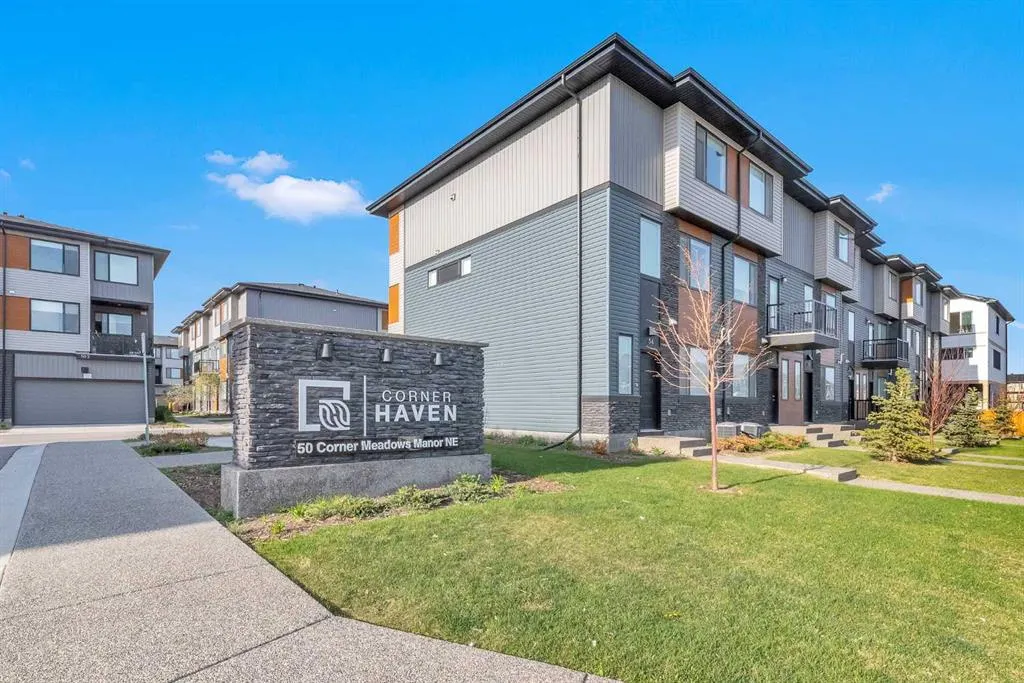 316 Corner Glen Circle NE