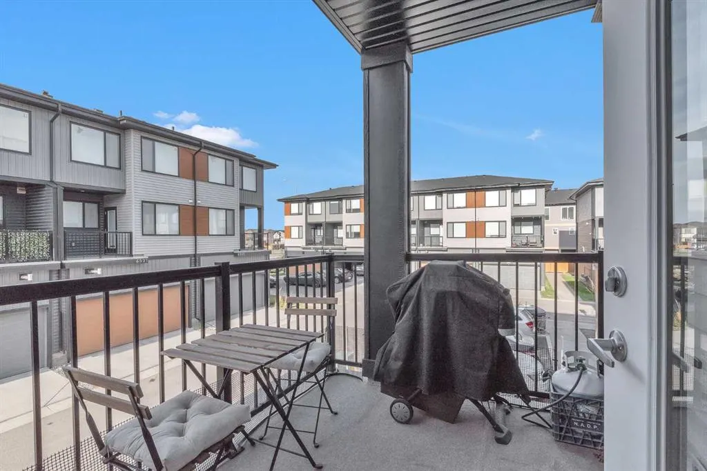 316 Corner Glen Circle NE