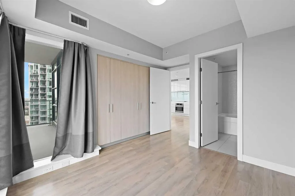 1122 3 Street SE, #2702