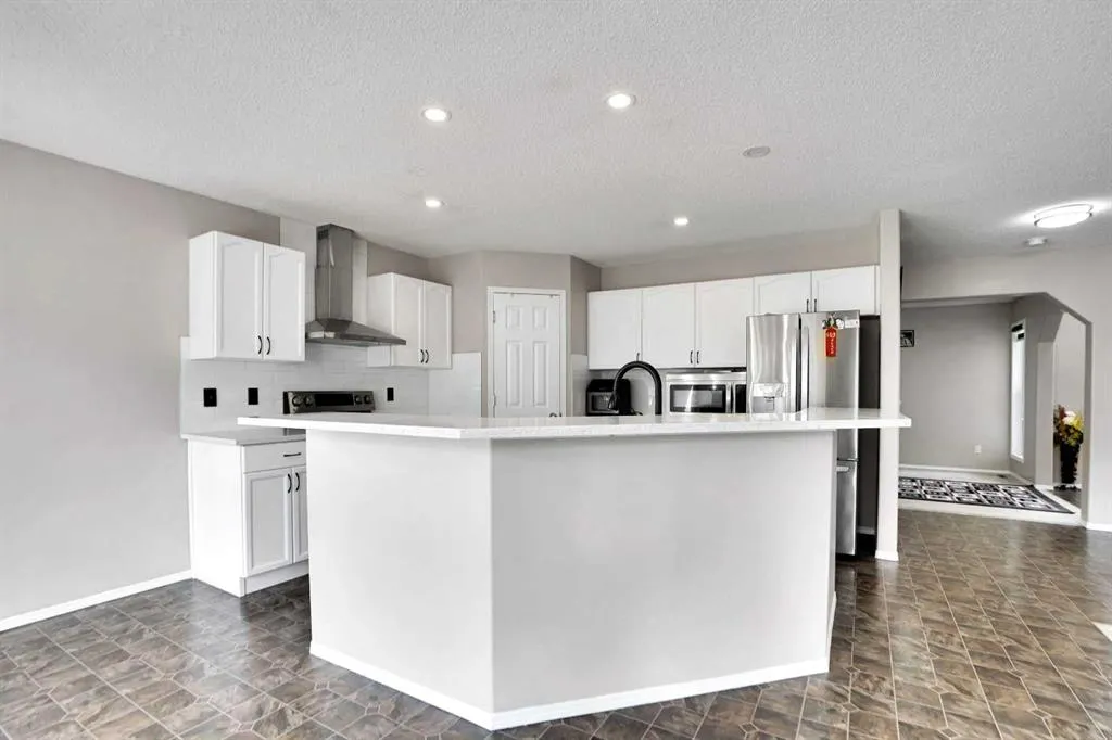 216 West Lakeview Circle