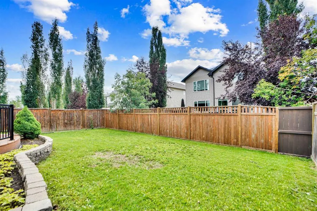 216 West Lakeview Circle