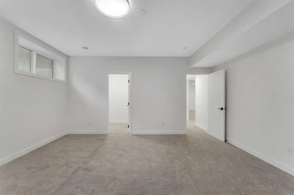 569 Muirfield Crescent